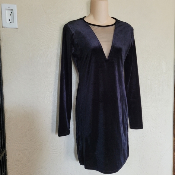 Forever 21 Black Deep V-Neck Velvet Bodycon Dress Size Women's Medium - Picture 5 of 11